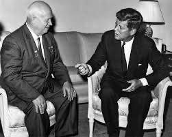 J.F. Kennedy e N. Khrushchev, 1961